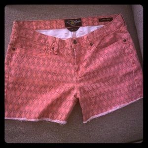 Woman’s Lucky Cut-Off Jean Shorts